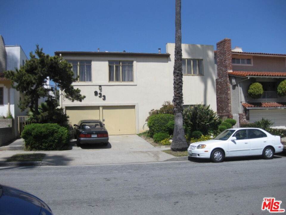 933 19TH Street - Photo 1