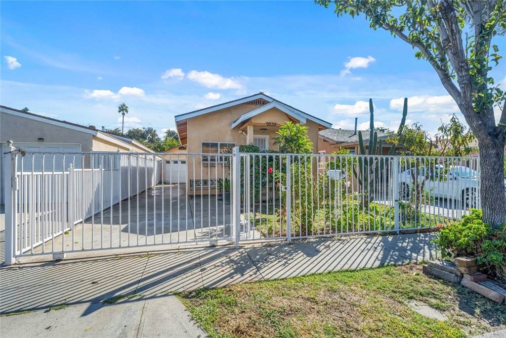 9238 Elizabeth Avenue - Photo 1