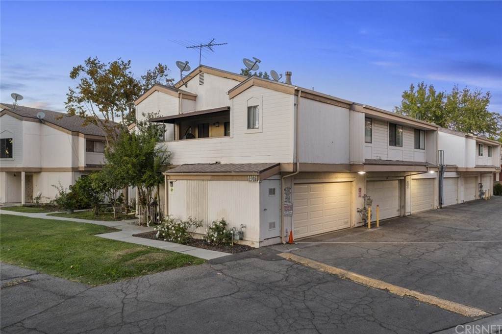 14071 Van Nuys Boulevard - Photo 1