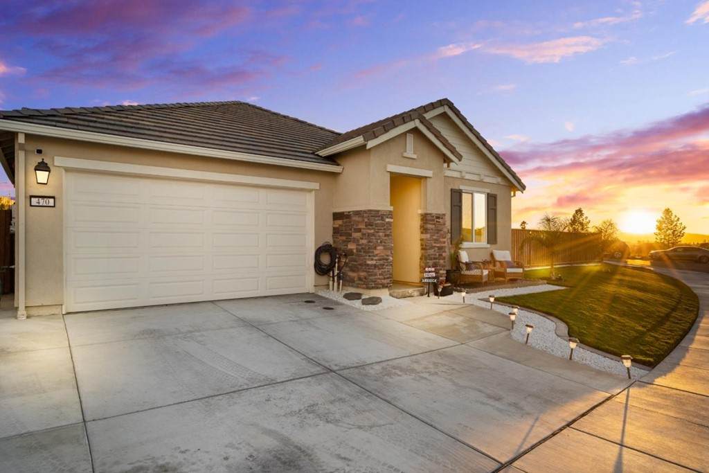 470 Thistle Street - Photo 1