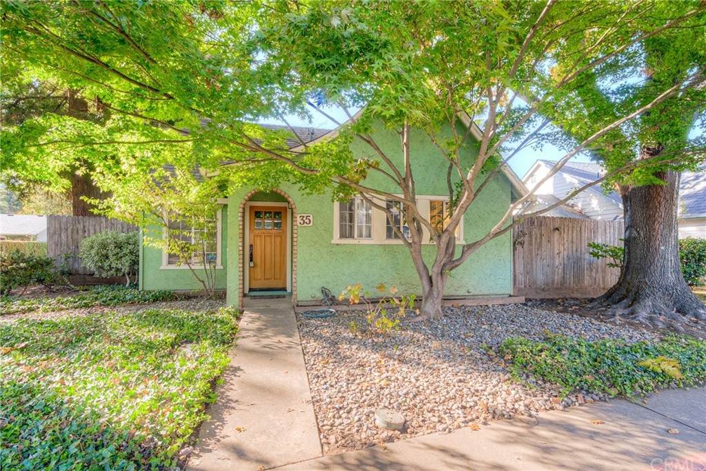 35 Hampshire Drive - Photo 1
