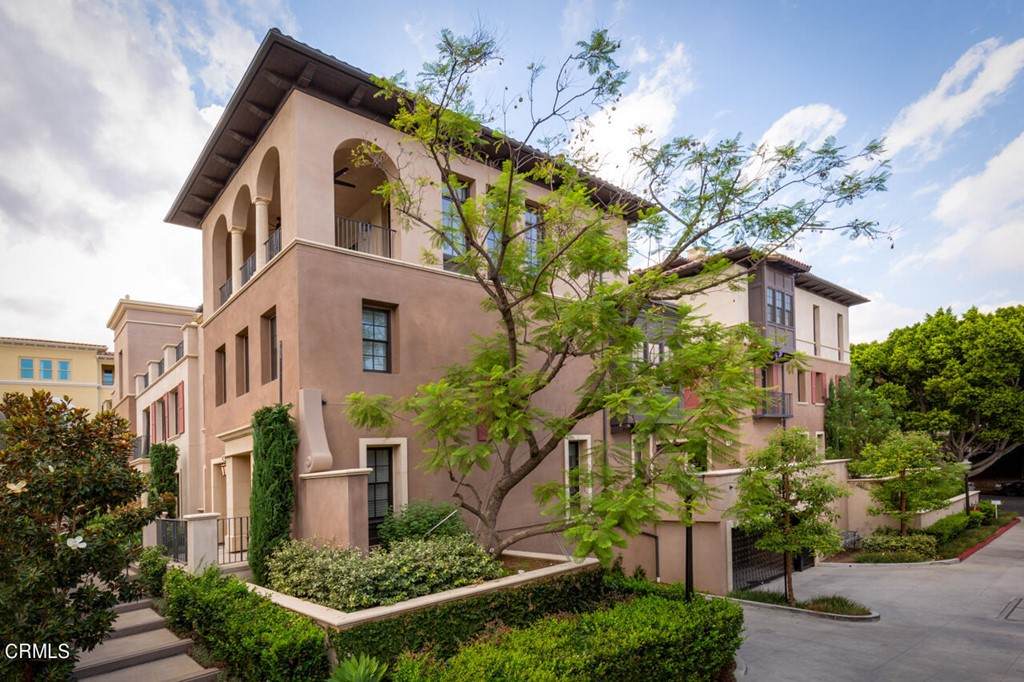 382 Green Street - Photo 1