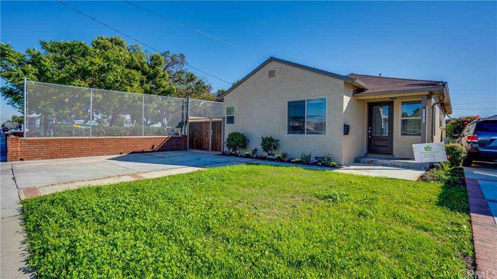4706 136th Street - Photo 1