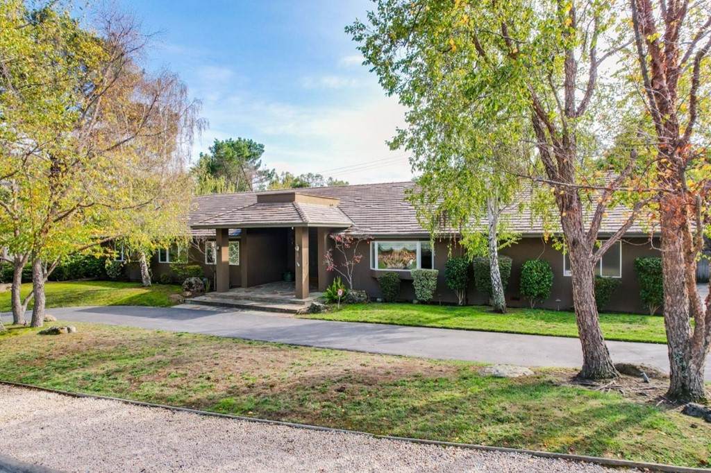 755 Clydesdale Drive - Photo 1