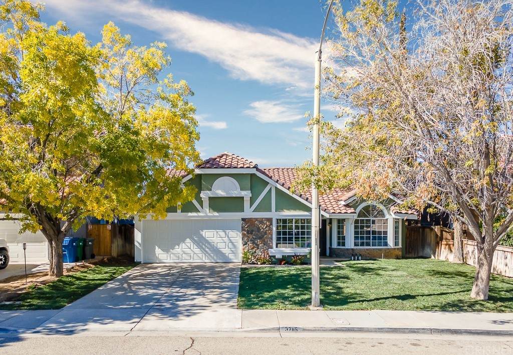 37115 Zinnia Street - Photo 1