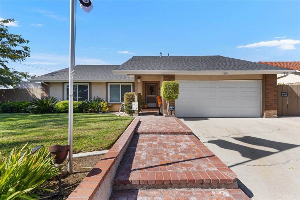 4439 Plumosa Drive - Photo 1