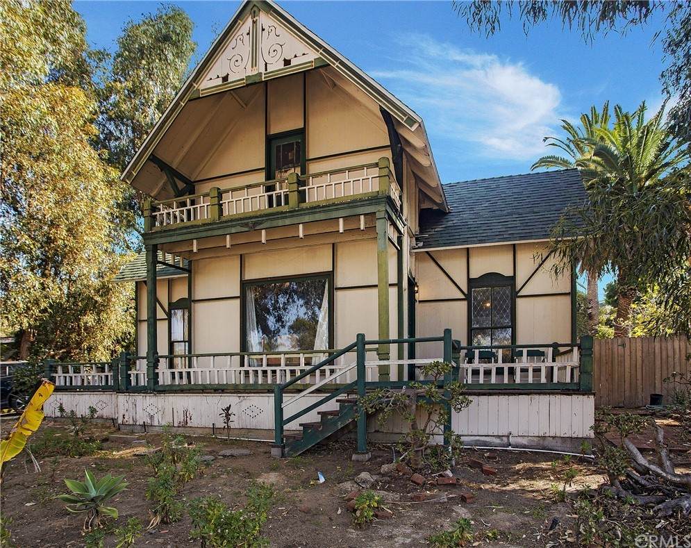 411 Arroyo Chico - Photo 1