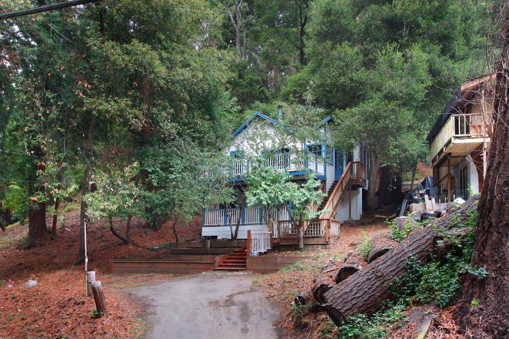 812 Cathedral Drive - Photo 1