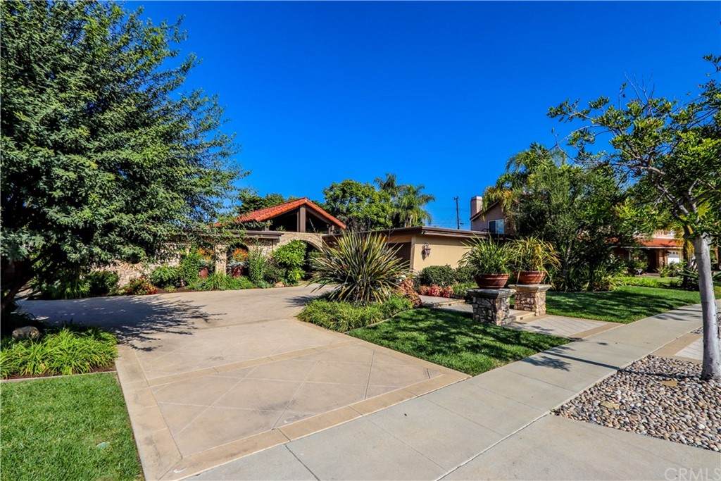 707 El Mirador Drive - Photo 1