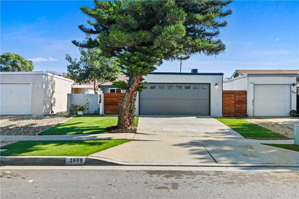 2609 Jacaranda Street - Photo 1
