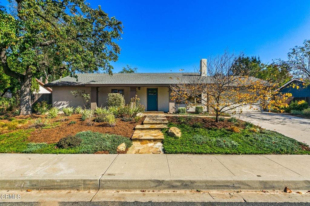 216 Oriole Street - Photo 1