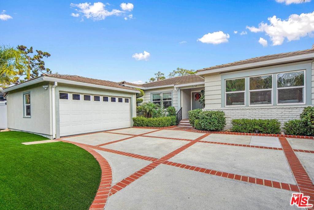124 Saltair Avenue - Photo 1