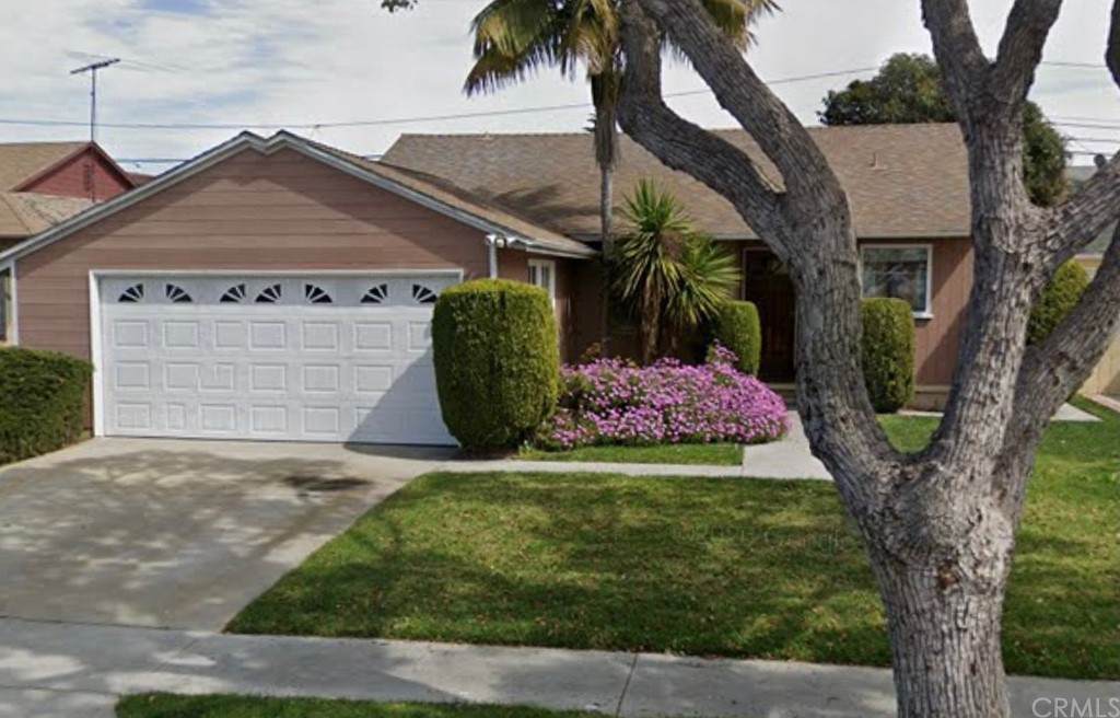 15318 Cranbrook Avenue - Photo 1