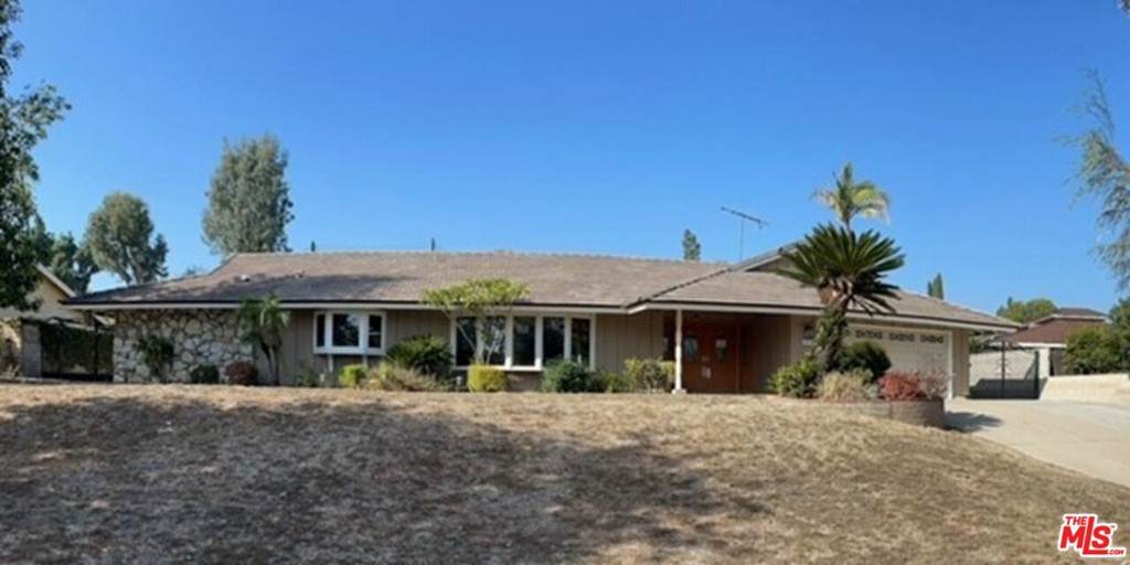 1515 Domingo Road - Photo 1