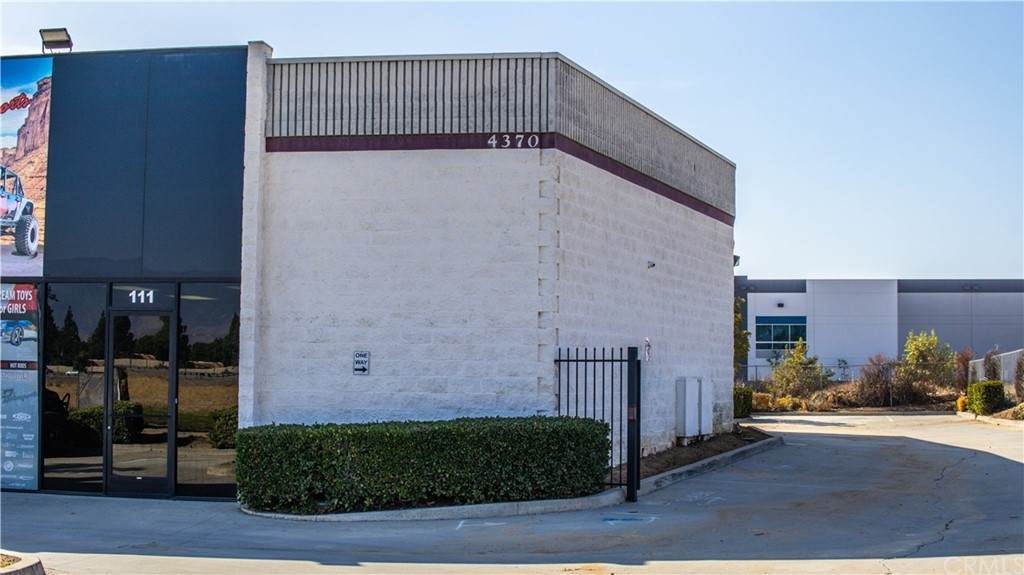 4370 111 Hallmark Parkway - Photo 1