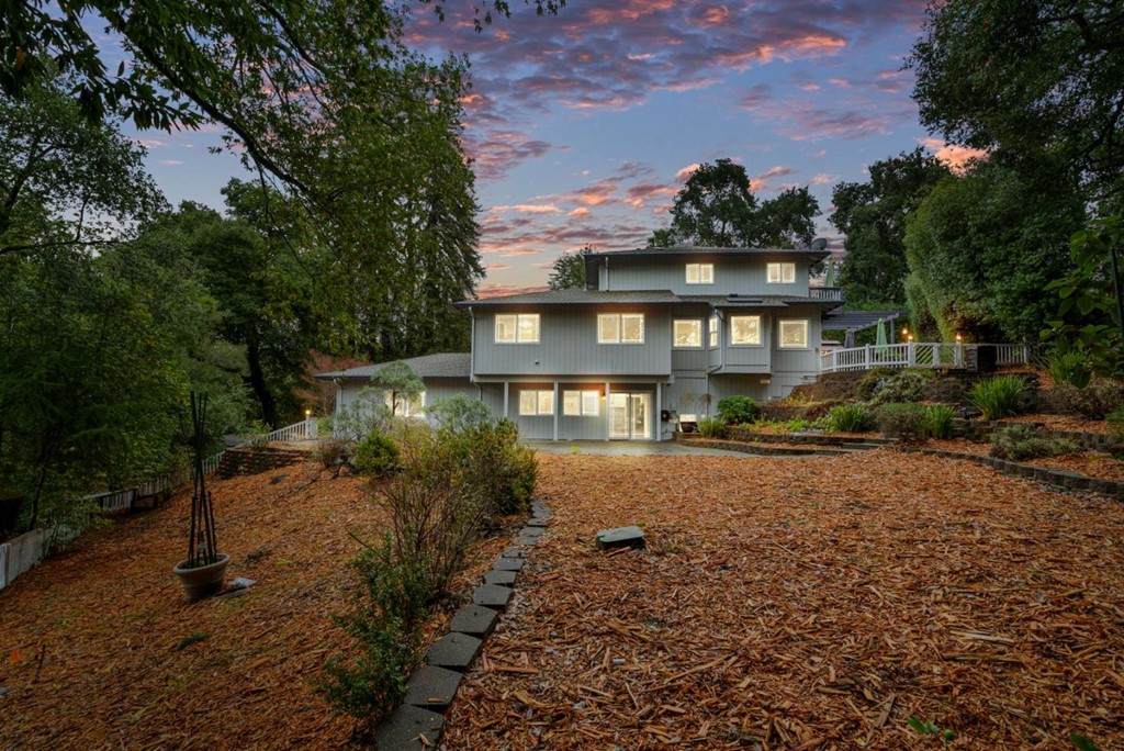 307 Oak Creek Boulevard - Photo 1