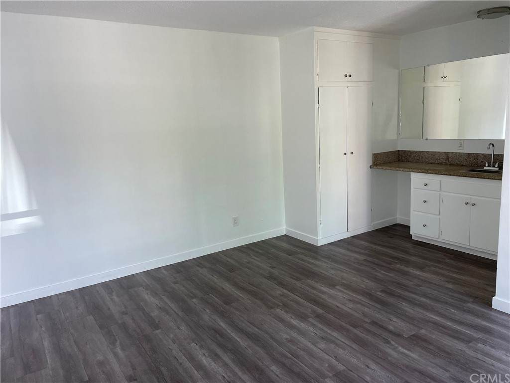 1237 S Flower Street - Photo 1
