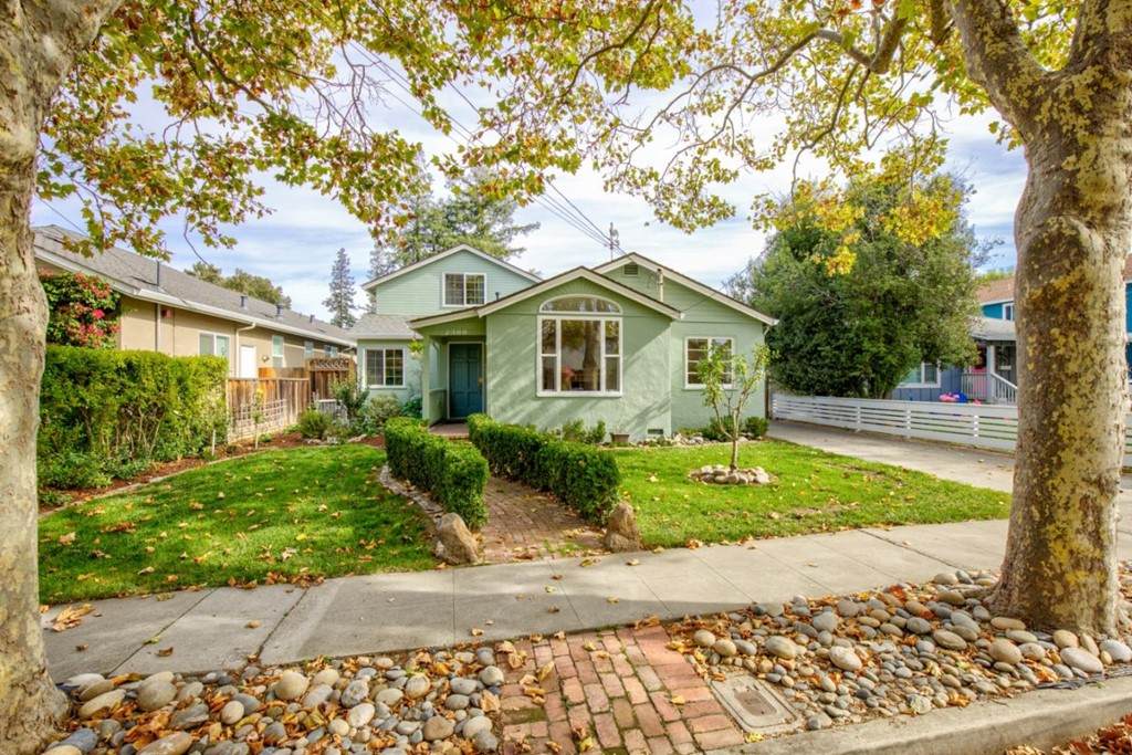 2366 Richland Avenue - Photo 1