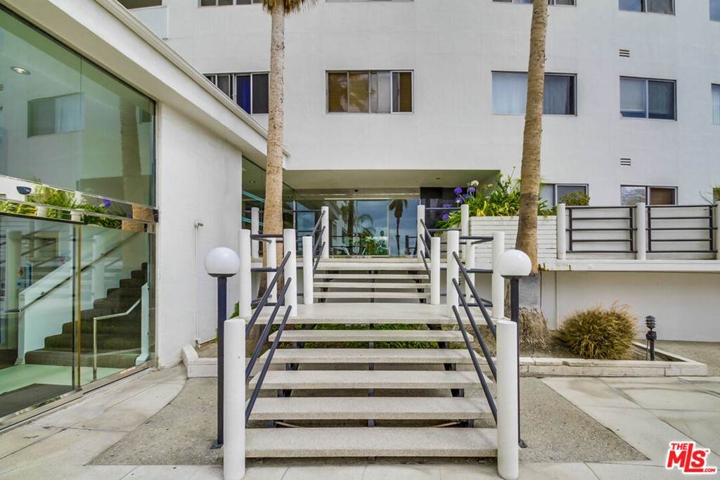 7250 Franklin Avenue - Photo 1