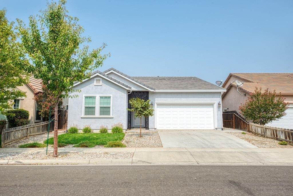 1015 Summer Lane - Photo 1