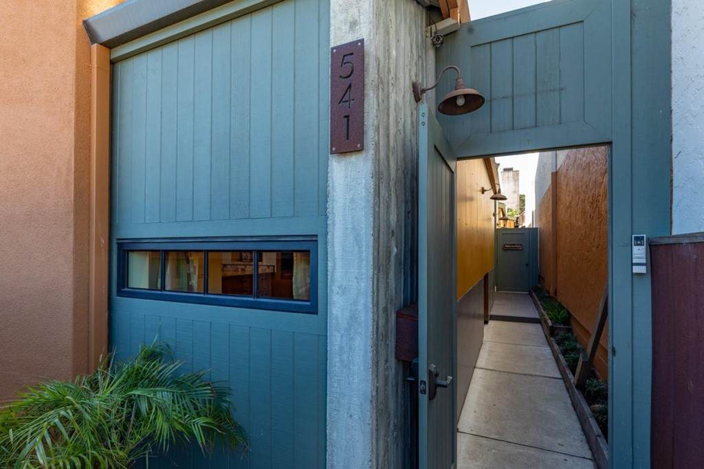 541 Foam Street - Photo 1