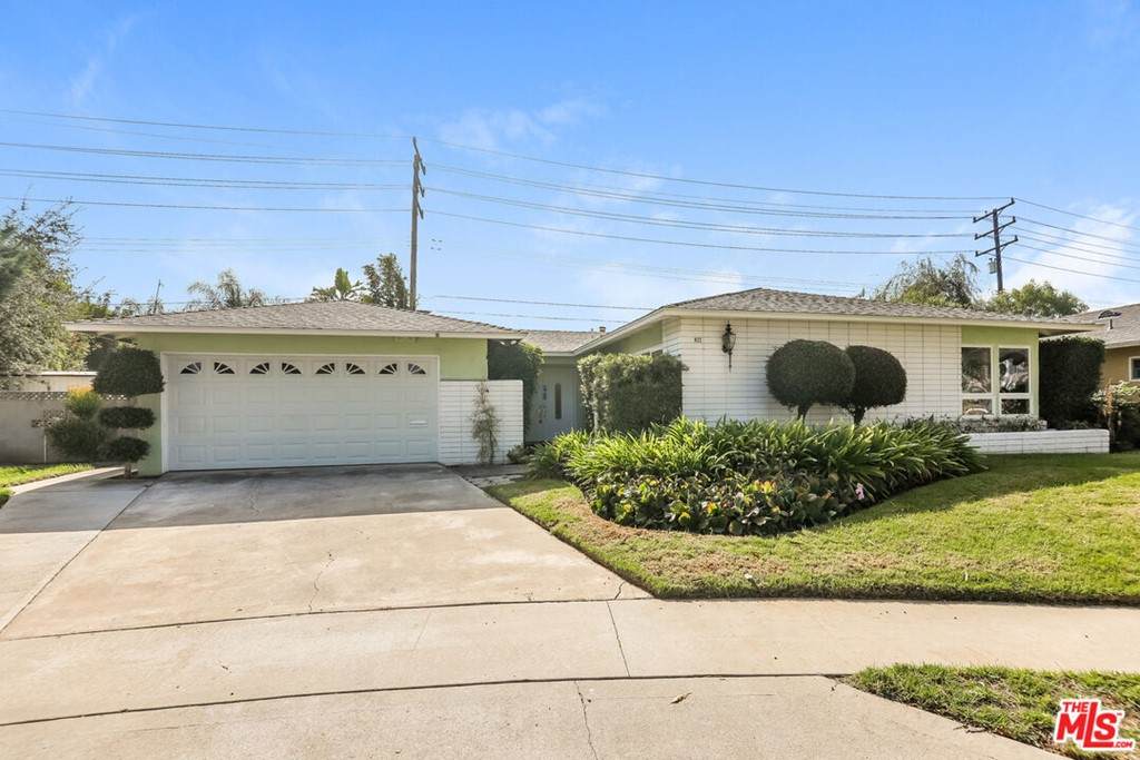 922 Park Lane - Photo 1