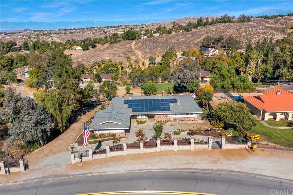 15750 Golden Star Avenue - Photo 1