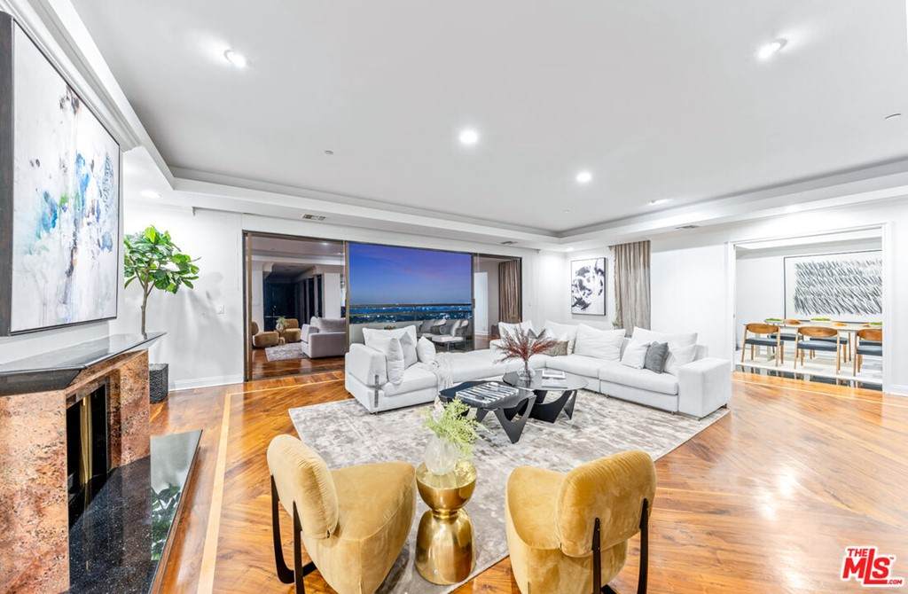 10660 Wilshire Boulevard - Photo 1