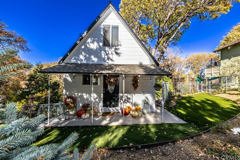 273 Oak Drive - Photo 1