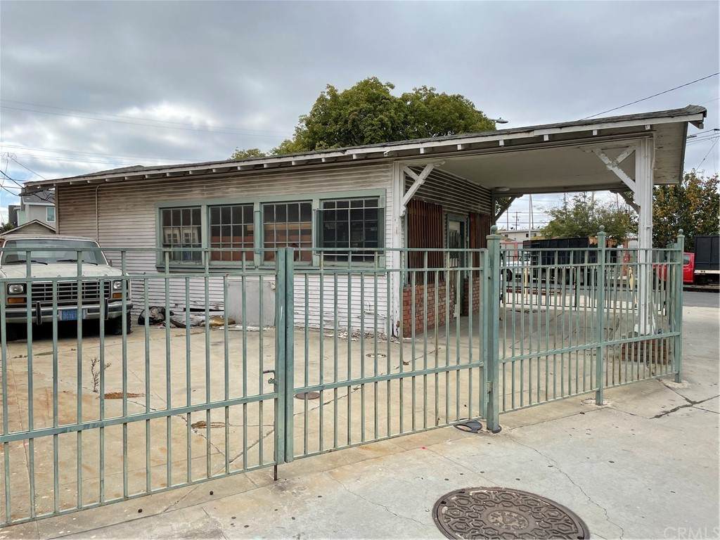 762 Gardena Boulevard - Photo 1