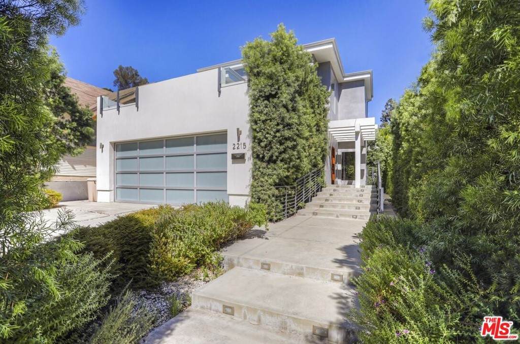 2215 Oak Glen Place - Photo 1