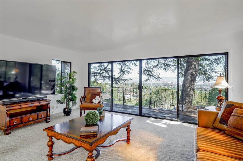715 Vernal Way - Photo 1