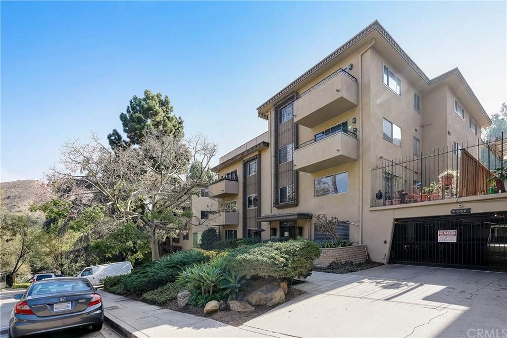 6708 Hillpark Drive - Photo 1