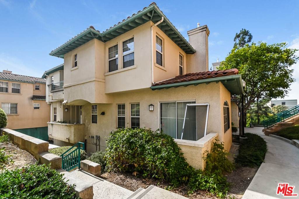3711 Baldwin Street - Photo 1