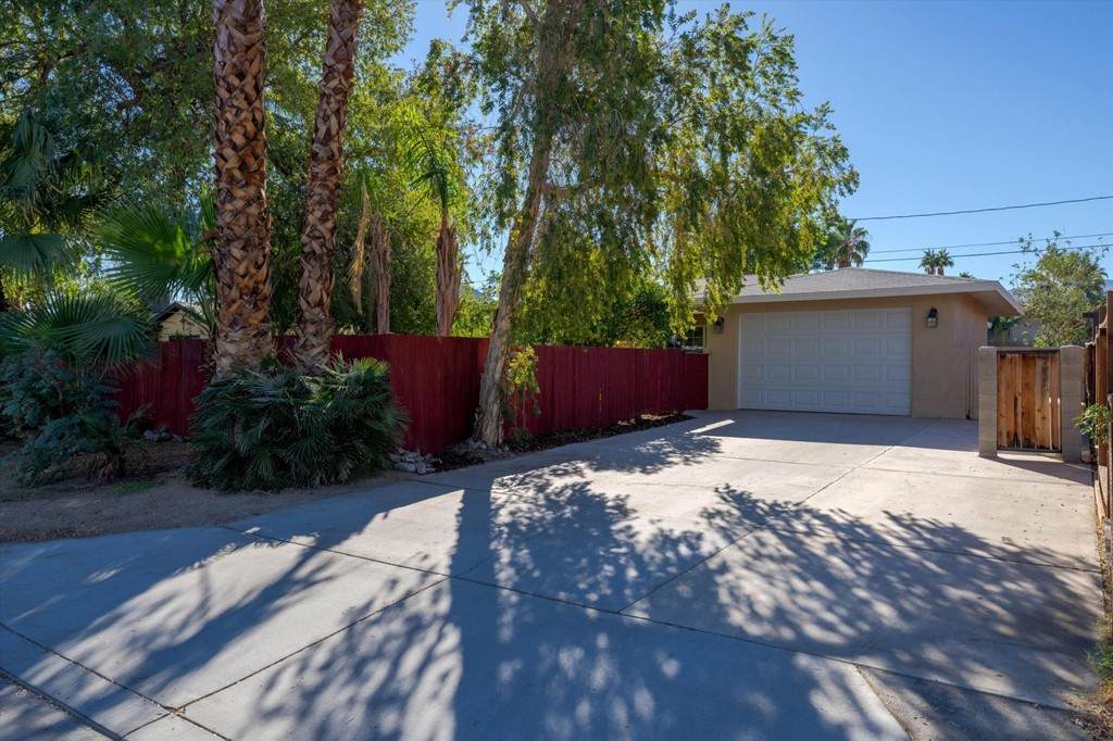74043 De Anza Way - Photo 1