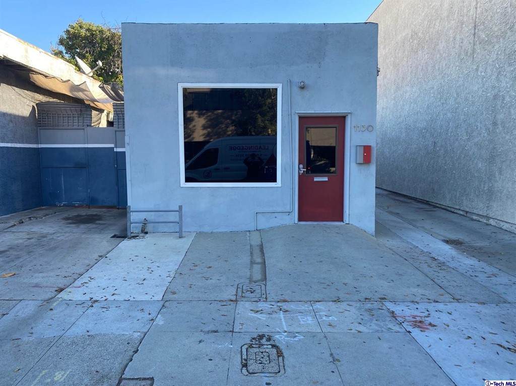 1130 Hollywood Way - Photo 1