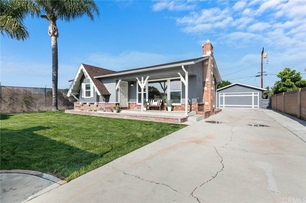 913 Hill Avenue - Photo 1