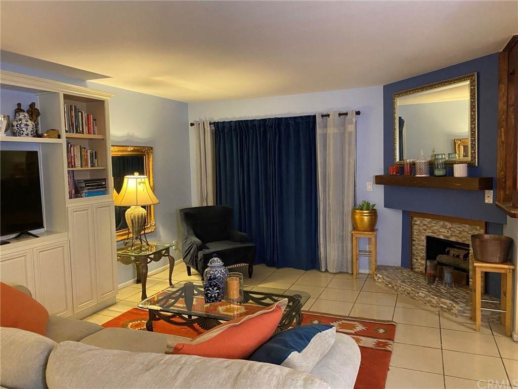 15060 Victory Boulevard - Photo 1