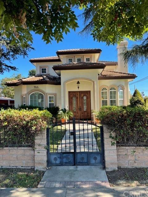 944 Pine Street - Photo 1