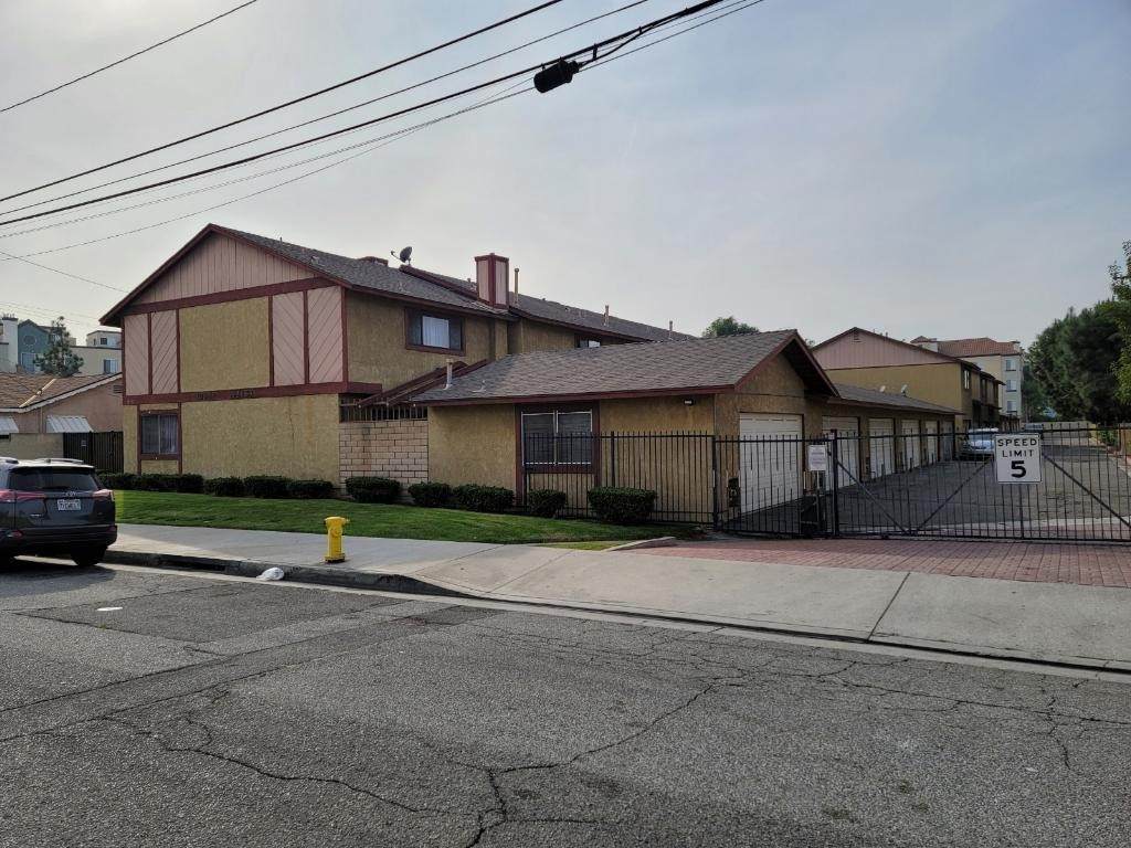 12631 3/4 Woods Avenue - Photo 1