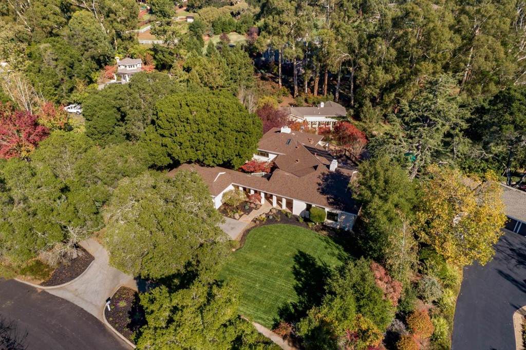 4 Applewood Lane - Photo 1