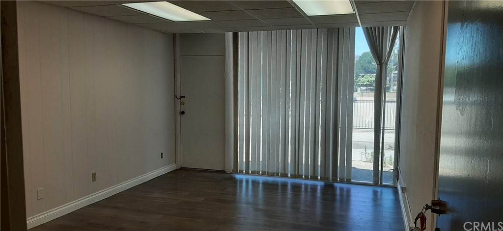705 E Main - Photo 1