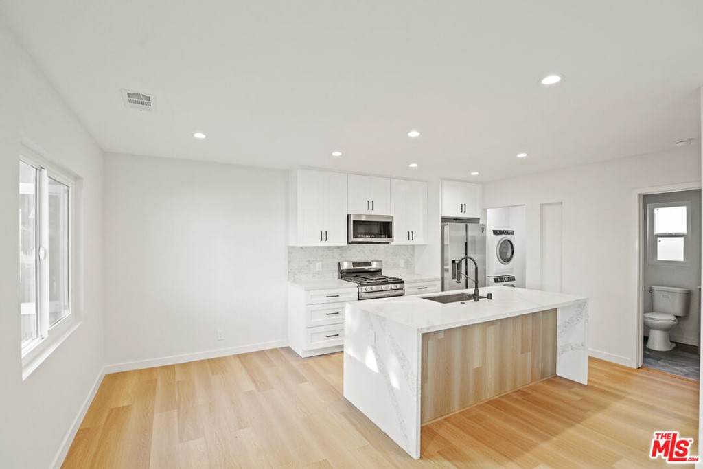 2523 10th Street - Photo 1