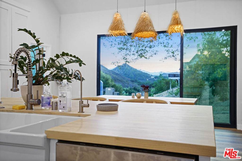 24940 Bob Batchelor Road - Photo 1