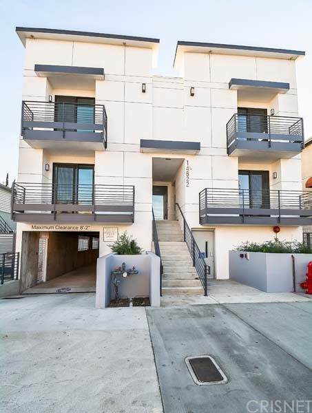 14822 Magnolia Boulevard - Photo 1