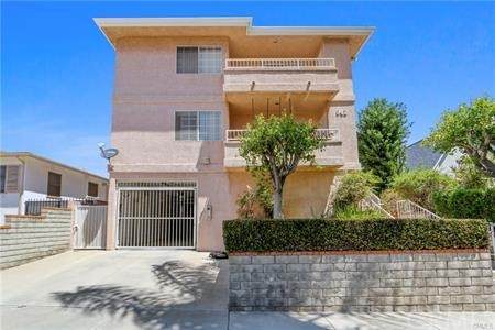 942 10th Street - Photo 1