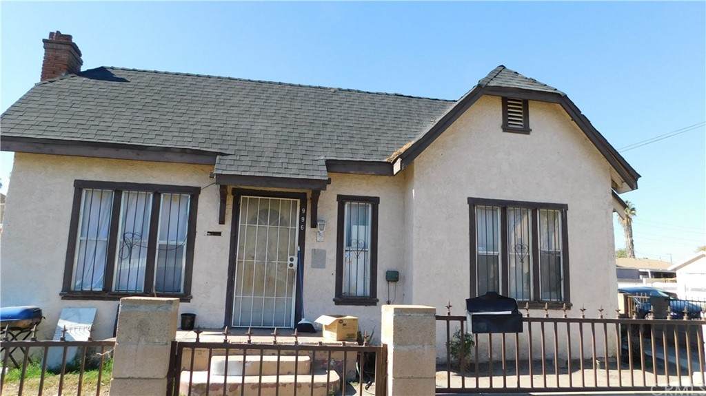 996 Arrowhead Avenue - Photo 1