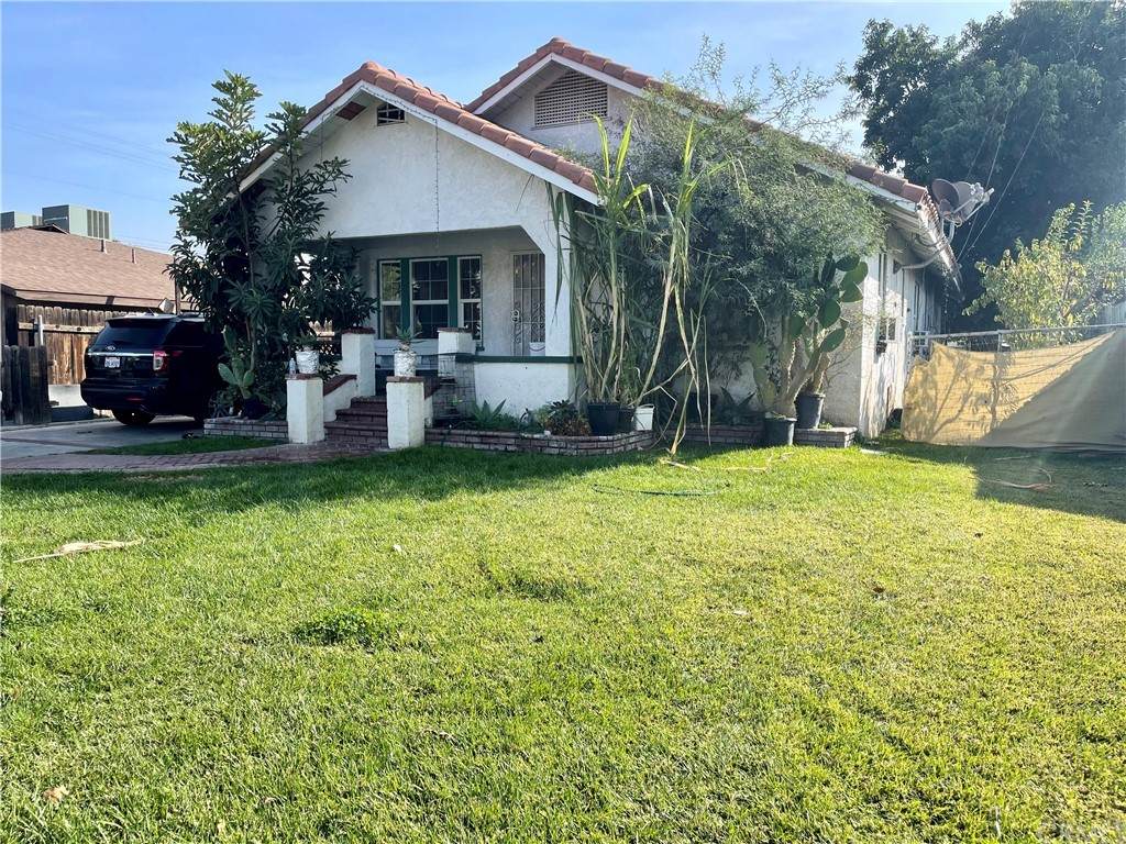 1718 Fairmount Boulevard - Photo 1
