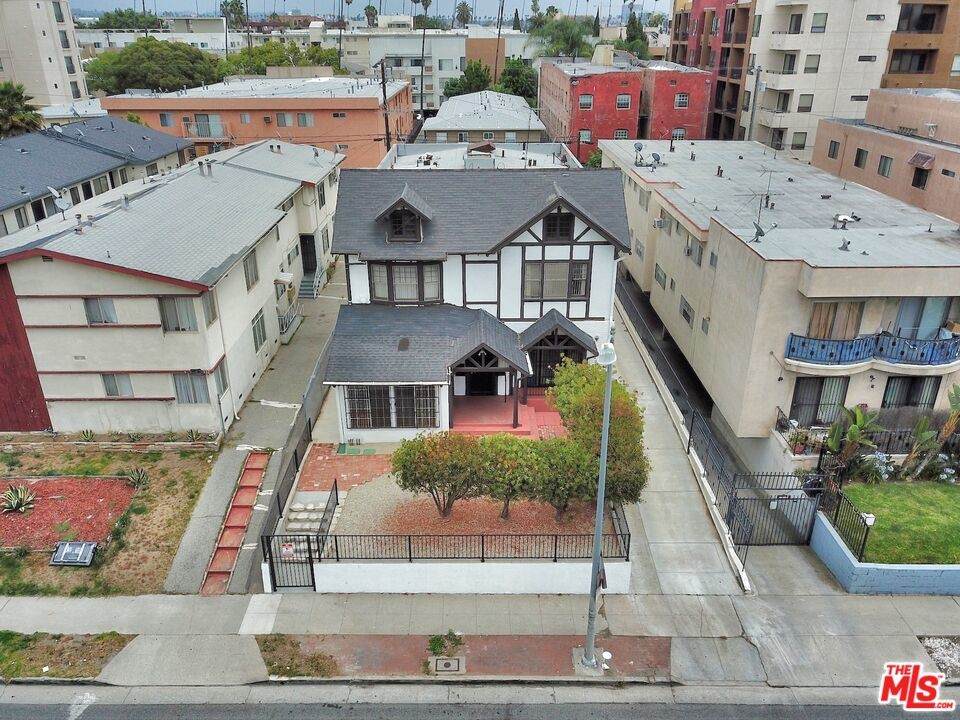 336 Wilton Place - Photo 1