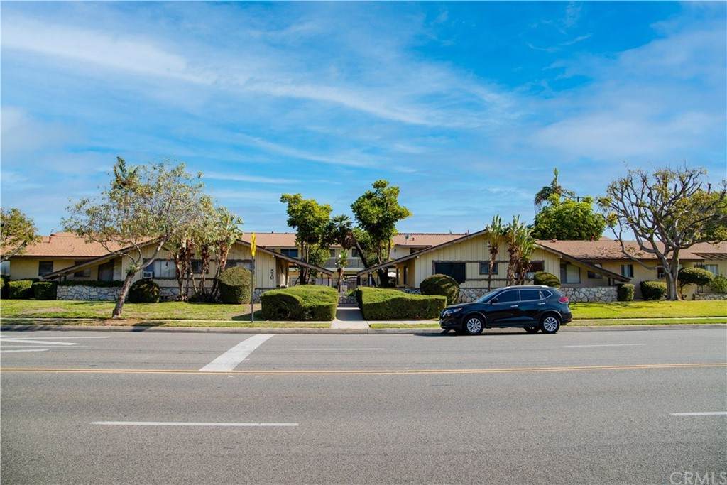570 Hollenbeck Avenue - Photo 1
